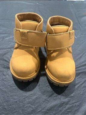 Rockport Kids Wheat/Tan Hook-and-Loop Ankle Boots